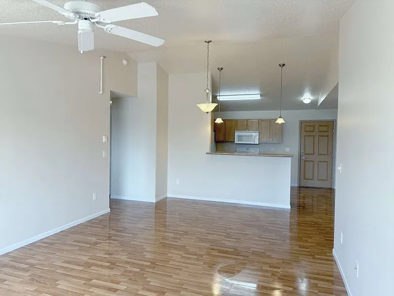 Maple Creek 3 Bed 2 Bath 1350 sq ft Dining