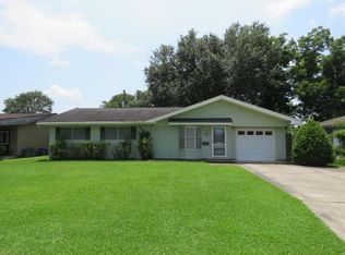 509 Combs Dr, Port Neches, TX 77651