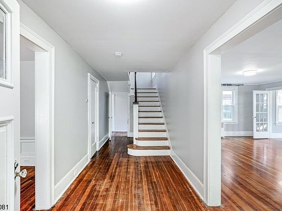 2nd image of 61 Whittingham Pl