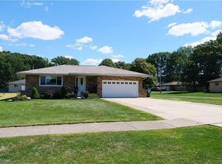 5981 Northview Dr, Seven Hills, OH 44131