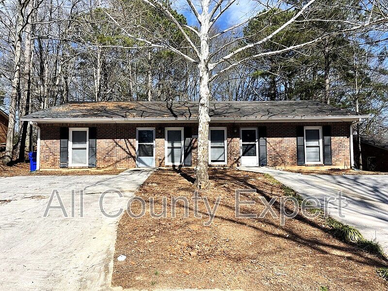 1st image of 1042 Chestnut Oak Ct NE #A