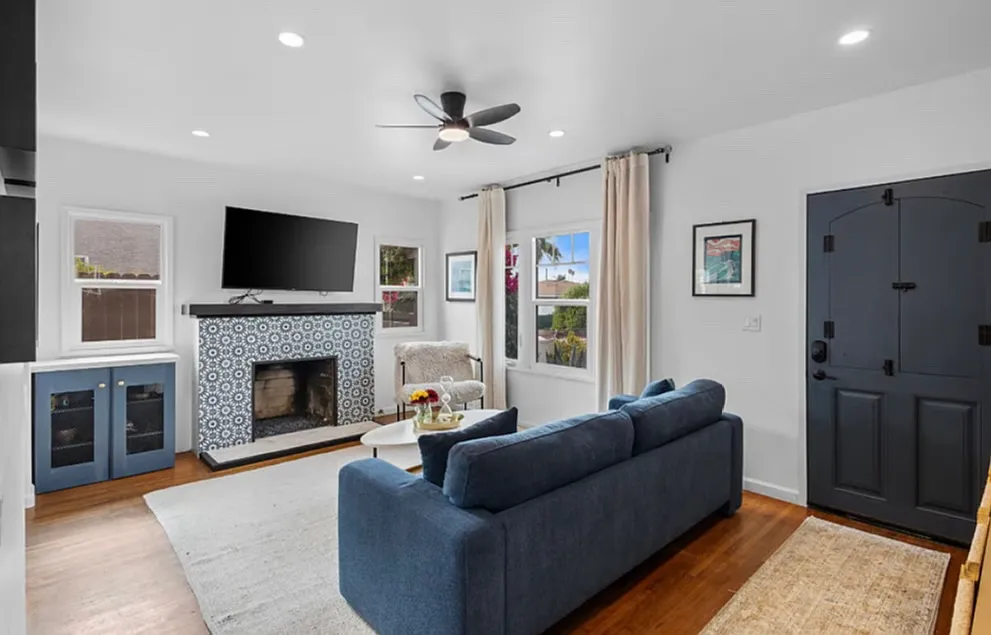 3 bed, 1100 sqft, $5,500 — Photo 2