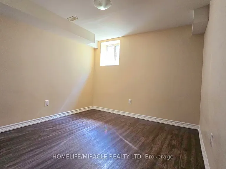 91 Tysonville Cir #LOWER — Photo 10