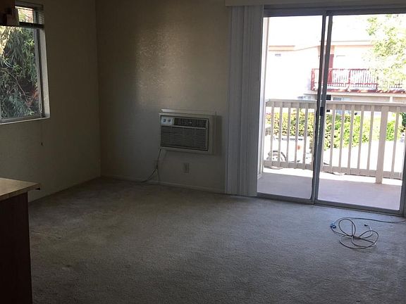 2nd image of 344 Waverly Pl APT 8
