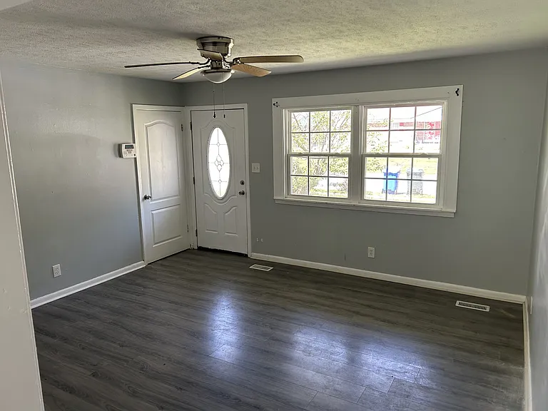 350 Tucson Dr — Photo 3