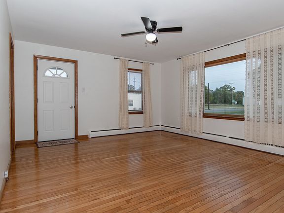 5th image of 1006 N Vermillion St