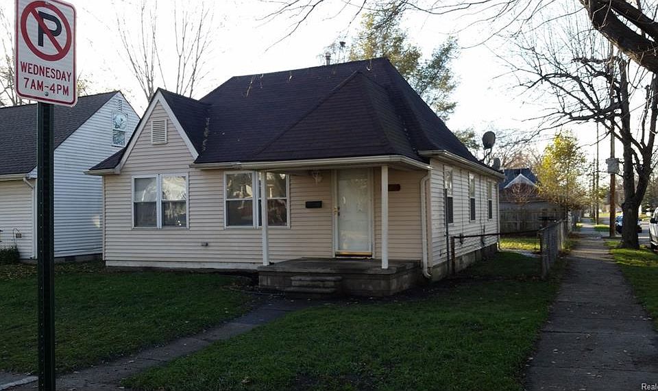 2nd image of 23163 Tawas Ave
