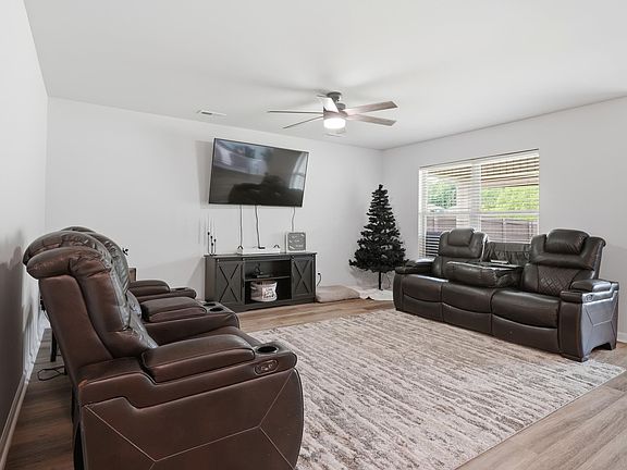 4th image of 314 Belmar Way SW