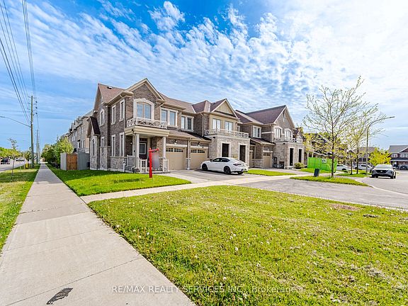 2nd image of 56 Rimrock Cres