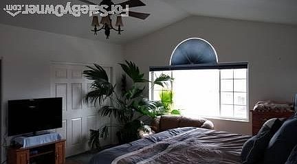 4th image of 4102 Melrose Pl