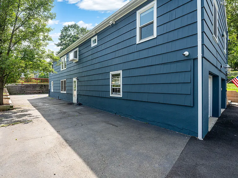 4 Yale St #1 — Photo 20