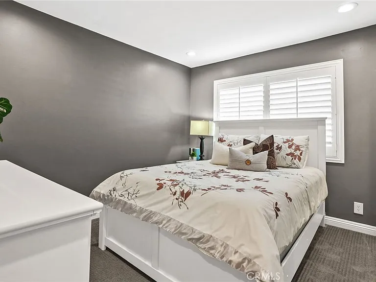5251 Anthony Ave — Photo 31