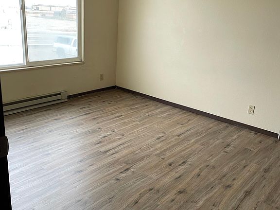 3rd image of 230 Shoshone Ave #2