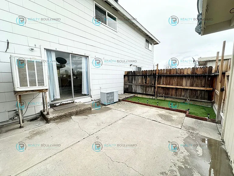 527 Smithridge Park — Photo 18