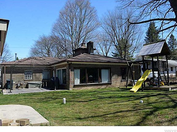 2nd image of 371 Hilltop Dr