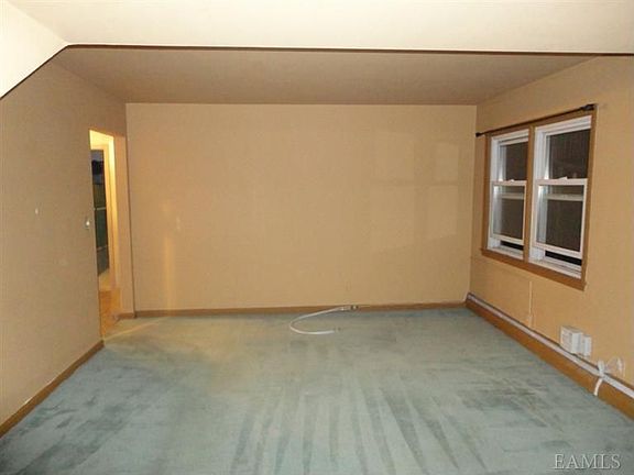 2nd image of 200 Edgewood Ave