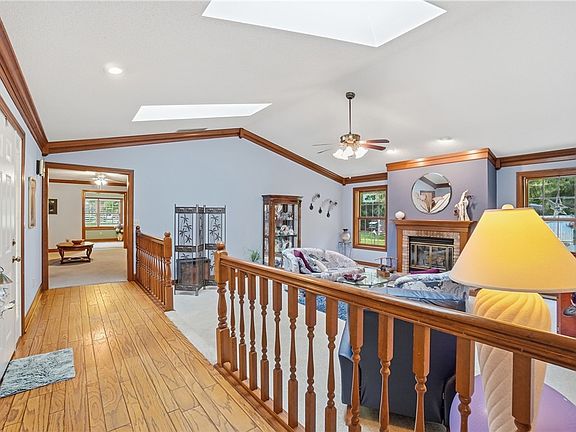 4th image of 1897 Thornwood Ct
