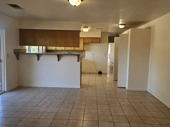 2516 S Fruit Ave, Fresno, CA 93706