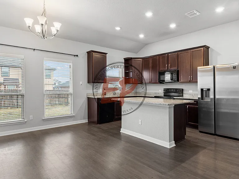 3020 Gilchrist Dr — Photo 3