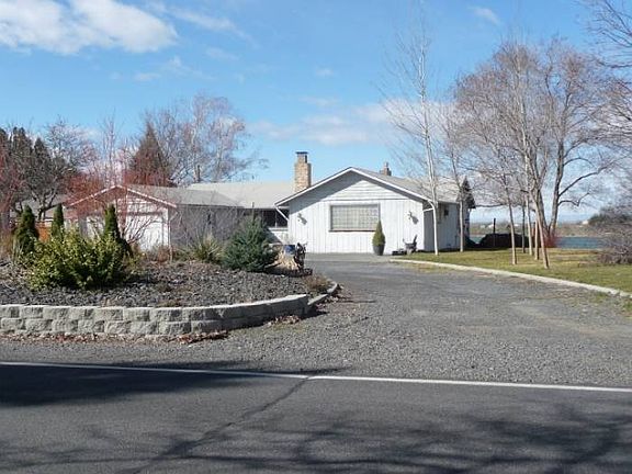 2nd image of 3828 W Lakeshore Dr