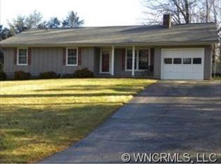 41 Fieldcrest Rd, Arden, NC 28704