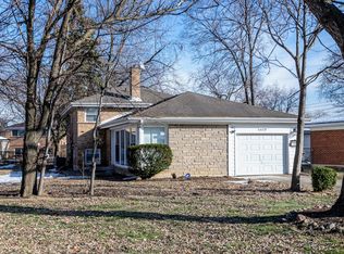 16039 Marian Dr, South Holland, IL 60473