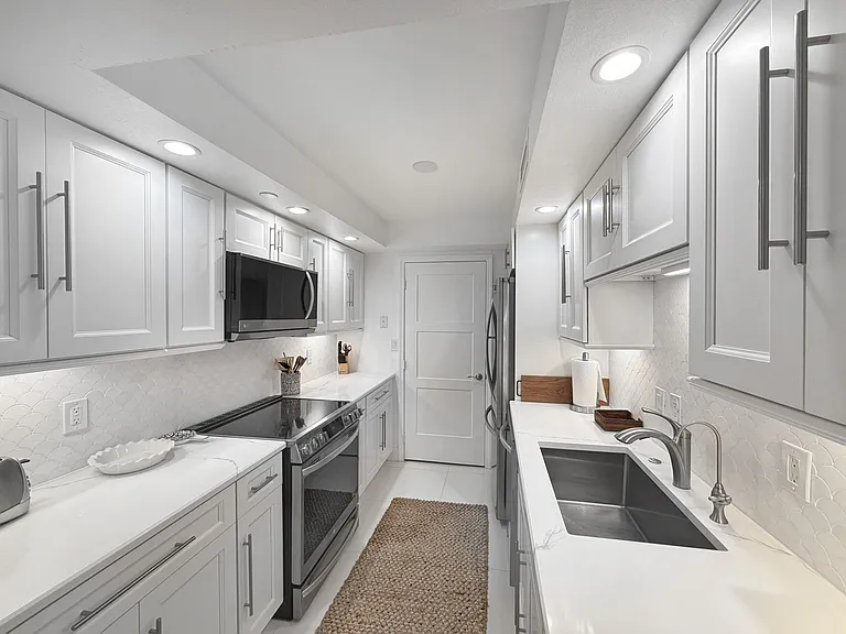 3000 N Ocean Dr #20G — Photo 10