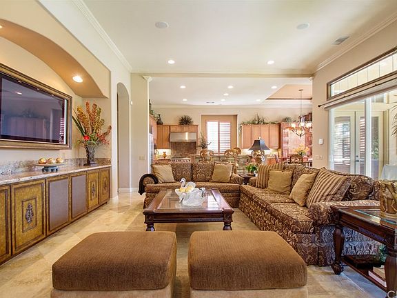 5th image of 56405 Mountain View Dr