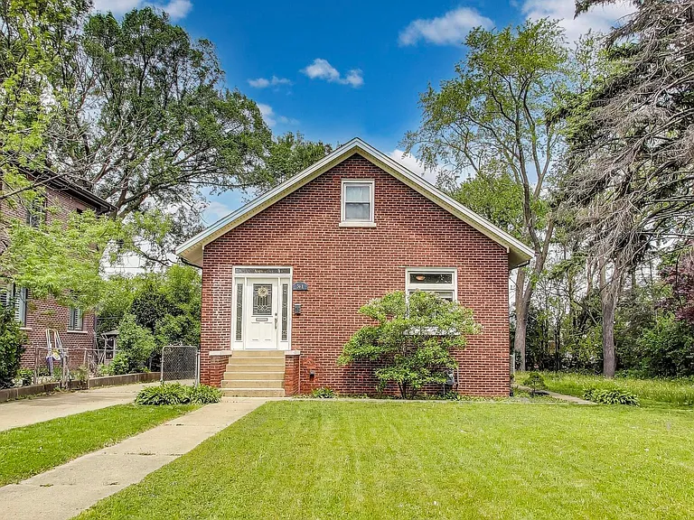 36 E Touhy Ave — Photo 1