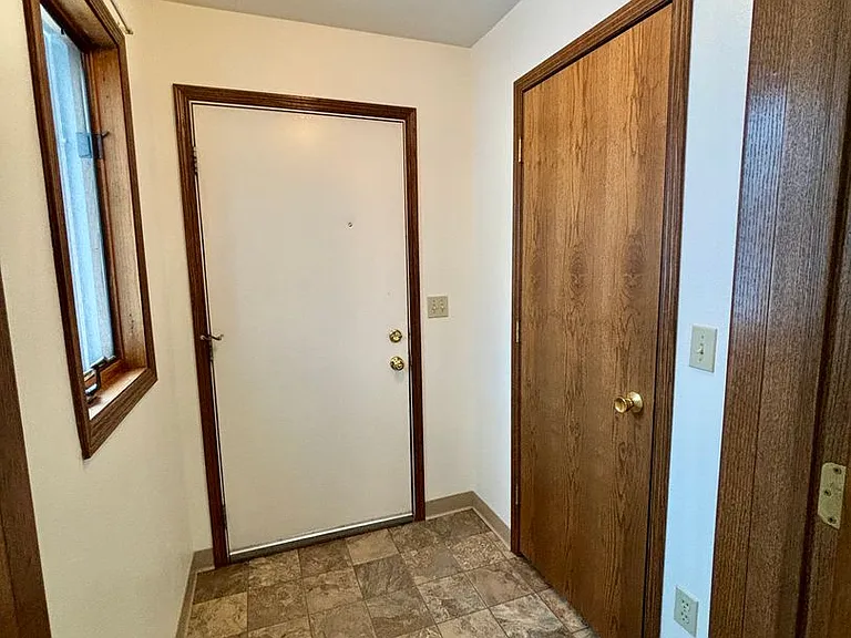 913 N. Park Ave — Photo 2