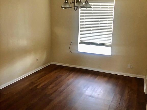 3rd image of 2709 Highwood Dr