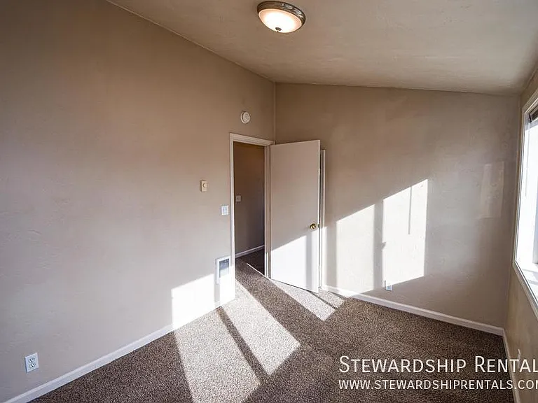 1825 Harris St #9 — Photo 7