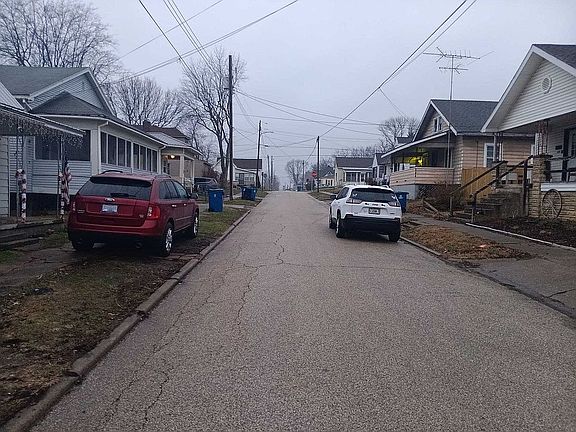 5th image of 602 Dubois St