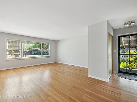 4th image of 430 Lakeview Dr