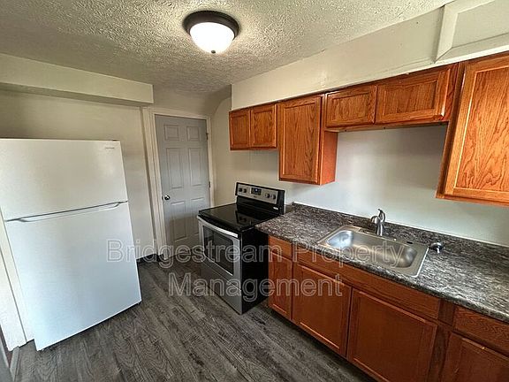 5th image of 1320 Chardon Ct