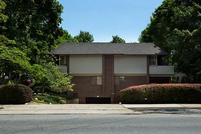 Fairfield Townhouses at Lawrence — Photo 9