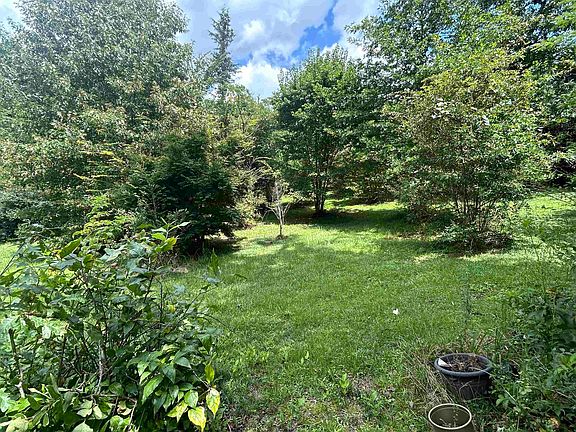 5th image of 1439 3rd St NE