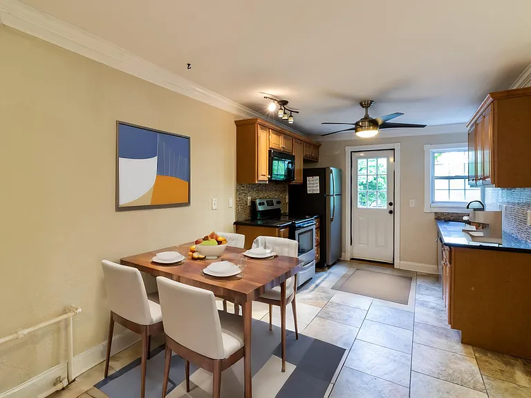 5910 Bryant St — Photo 2
