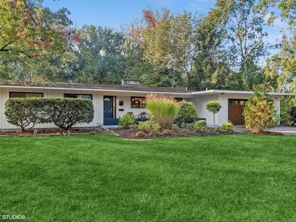 60 Golden Larch Ct, Naperville, IL 60540
