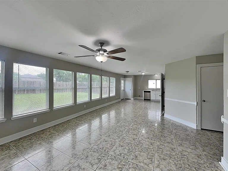 430 Fishhawk Way — Photo 3