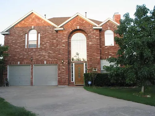 5017 Remington Dr Photo 1