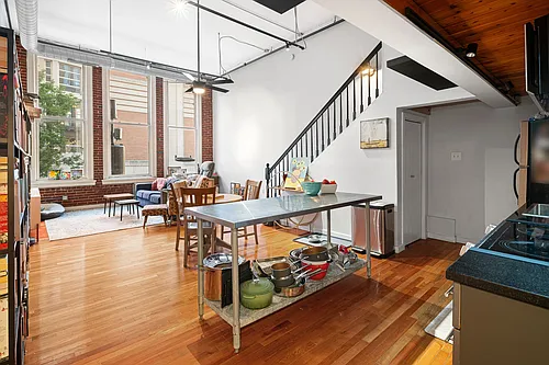 1027 Arch St #207 Photo 1