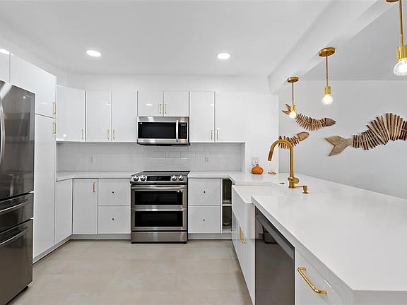 5th image of 3500 Galt Ocean Dr APT 604