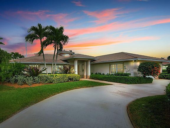 3rd image of 2839 NW Saint Lucie Ln
