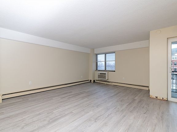 3rd image of 1025 Hancock St Unit 2M