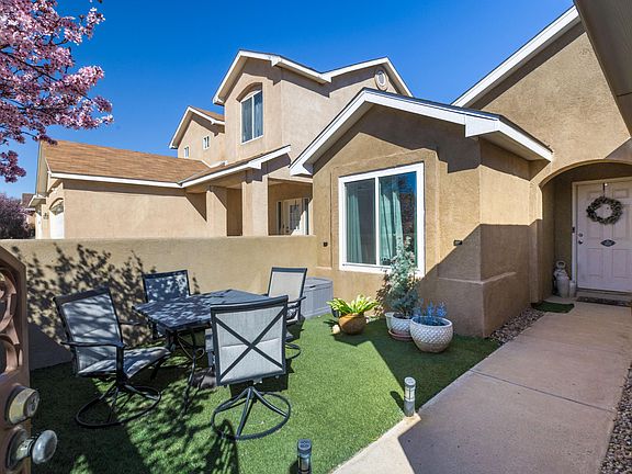 2nd image of 1821 Gallinas Rd NE