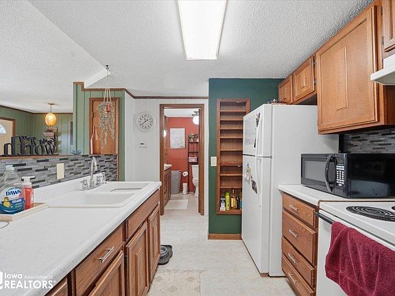 4th image of 1902 12th St