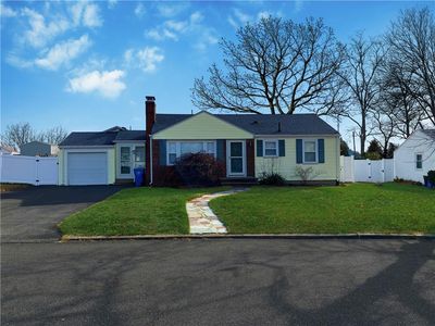 180 Plantation Dr, Cranston, RI, 02920