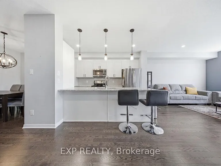 92 Riddell St — Photo 6