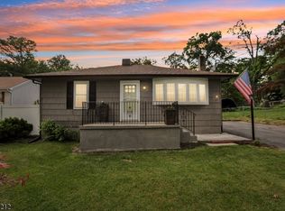 25 Helen St, Stanhope, NJ 07874